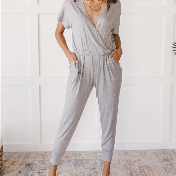 ALREADY READY JUMPSUIT IN GREY - Picture 11 of 14